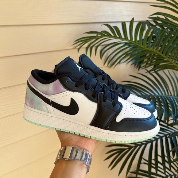 Jordan Shoes - Nike Jordan 1 Low